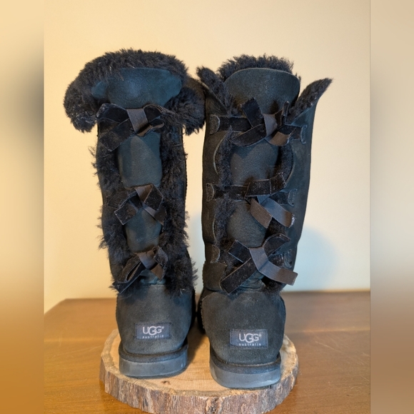 UGG Tall Black Boots Ribbon Bow Tie Back Fur Lined SZ 9 - Picture 1 of 12
